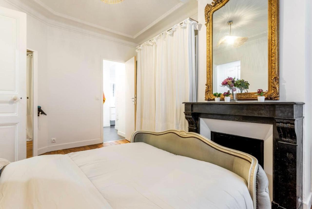 باريس Abbesses - Superbe Appartement Avec Cheminees المظهر الخارجي الصورة