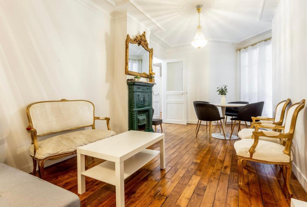 باريس Abbesses - Superbe Appartement Avec Cheminees المظهر الخارجي الصورة